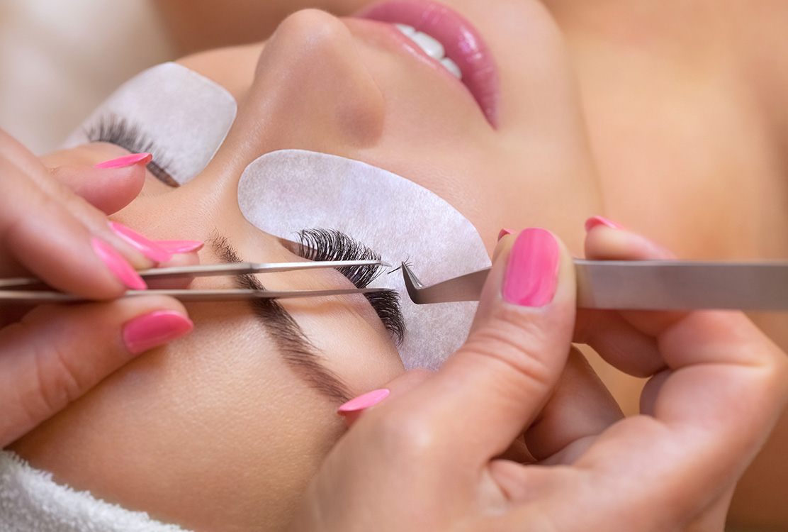 Best Eyelash Extensions in Oakville, Ontario